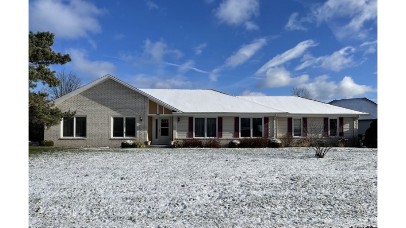 5627 Northway Dr Caledonia, WI 53402 by Shorewest Realtors $340,000