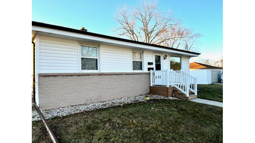 816 Ostergaard Ave Racine, WI 53406 by RE/MAX Newport - office@newportelite.com $164,900