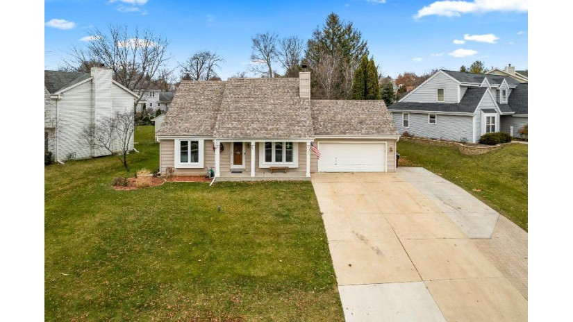 1223 Riverton Dr Mukwonago, WI 53149 by Keller Williams Realty-Milwaukee Southwest - 262-599-8980 $374,900