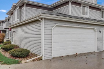 6541 Mariner Dr 8, Mount Pleasant, WI 53406