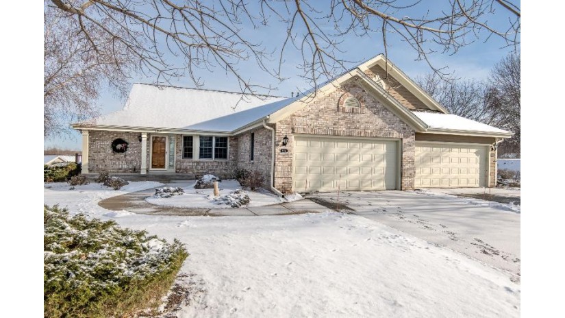 600 Chadburn Ct A Brookfield, WI 53045 by Kurtz Realty LLC - 262-853-4264 $435,000