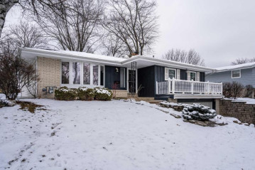 1171 Irving Pl, Waukesha, WI 53188-2323