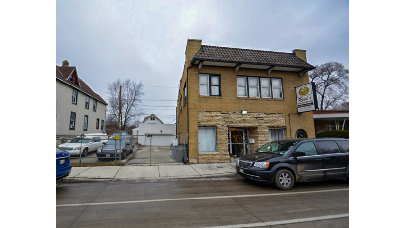 2535 N Teutonia Ave Milwaukee, WI 53206 by Shorewest Realtors $109,800