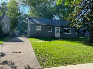 5325 N 49th St, Milwaukee, WI 53218-3404