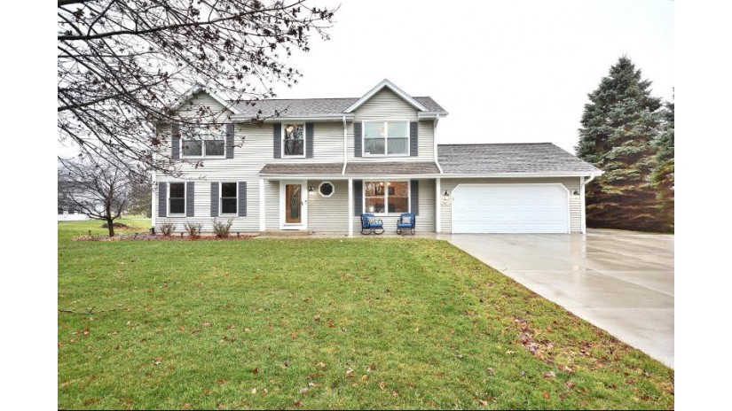 S81W17553 Haven Dr Muskego, WI 53150 by RE/MAX Platinum $475,000