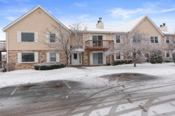 10625 N Ivy Ct 52, Mequon, WI 53092
