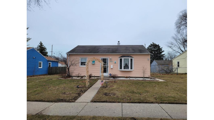 4440 S Pennsylvania Ave Saint Francis, WI 53235 by RE/MAX Realty Pros~Milwaukee $150,000