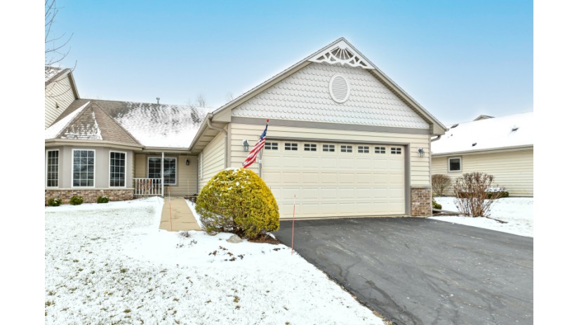 618 Annecy Park Cir Waterford, WI 53185 by Shorewest Realtors $359,900