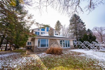 W2836 Oak Terrace Ln, Green Lake, WI 53946-8911