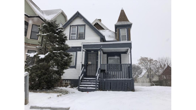 2522 N 37th St Milwaukee, WI 53210 by RE/MAX Lakeside-North $47,900