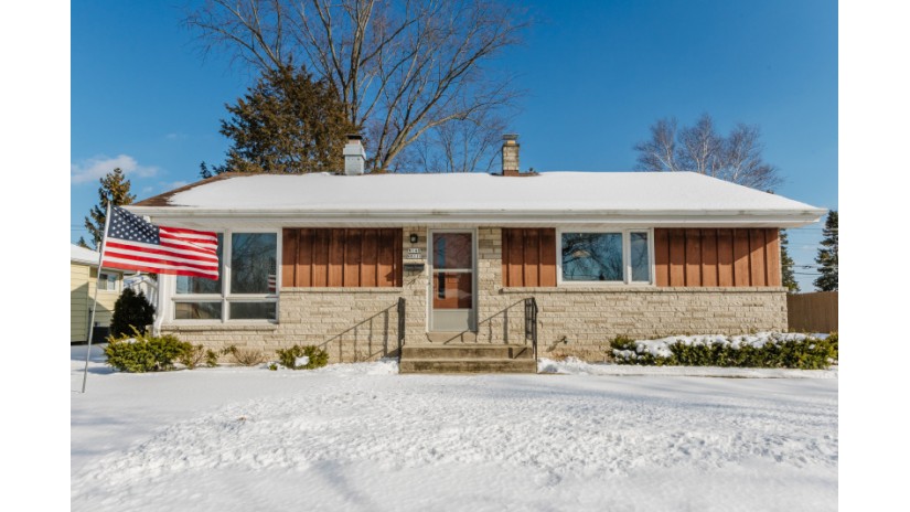 W148N8110 University Dr Menomonee Falls, WI 53051 by Shorewest Realtors $279,900