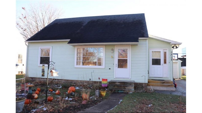 1717 Ohm Avenue Eau Claire, WI 54701 by Badger State Realty $239,000