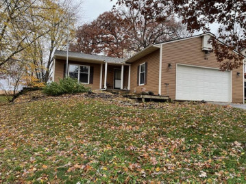 344 CORKHILL, Lake Summerset, IL 61019