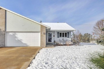 W6884 Barry Court, Greenville, WI 54942