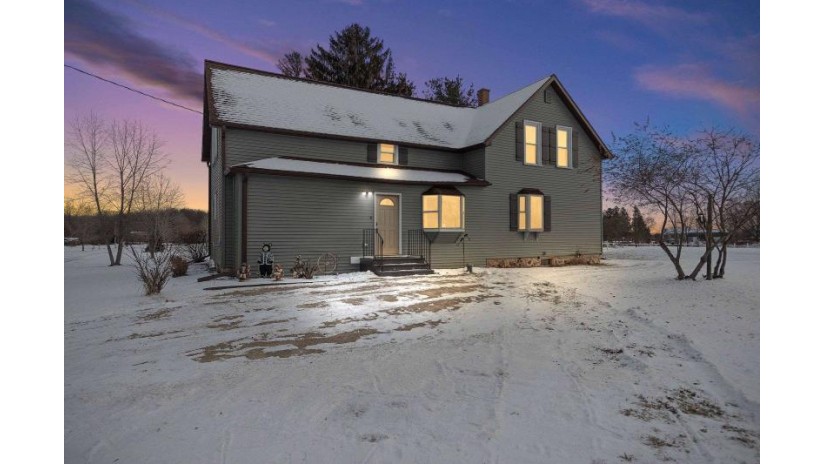 2735 Moody Road Pensaukee, WI 54101 by NEW Realty Experts, LLC $299,900
