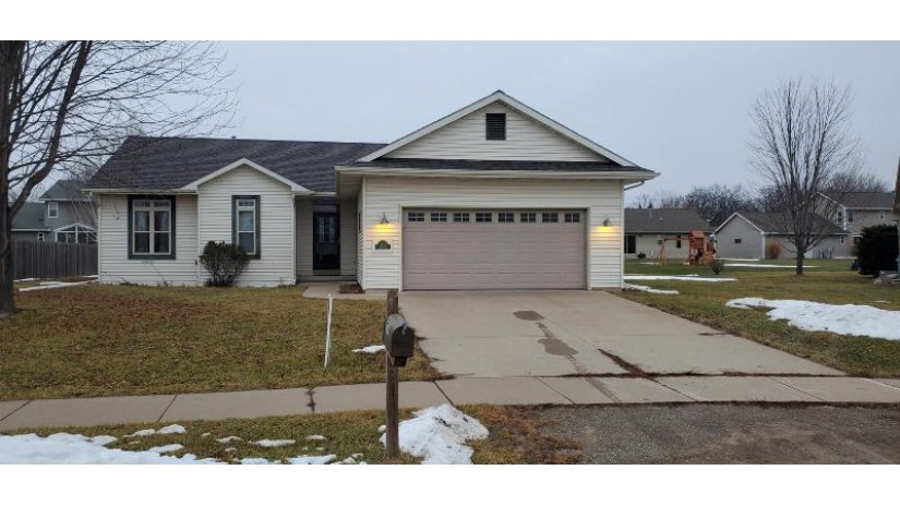 1741 Jaimee Drive Omro, WI 54936 by Coldwell Banker Real Estate Group $249,900