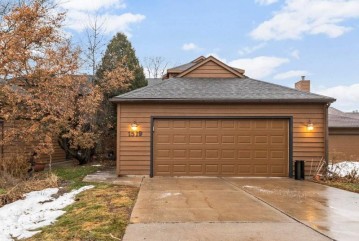 1519 N Bay Highlands Drive, Green Bay, WI 54311