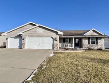 3831 Canvasback Dr, Janesville, WI 53546-4392