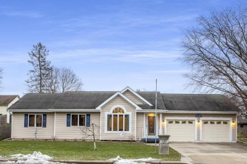 11 W Quarry St, Deerfield, WI 53531