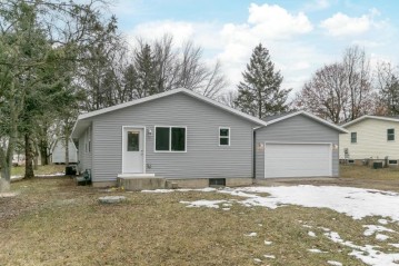 W7576 Dunning Dr, Pacific, WI 53954