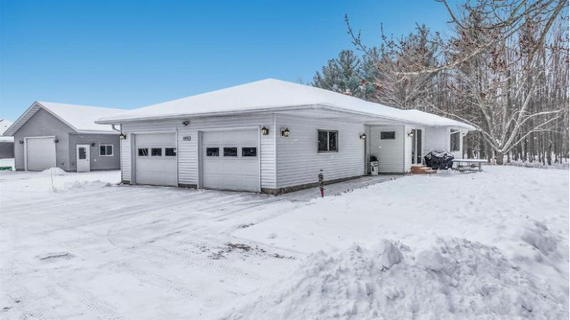 4991 Well Road Vesper, WI 54489 by Nexthome Hub City - Phone: 715-207-9300 $269,900