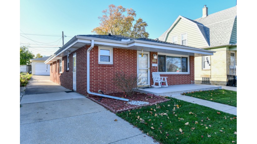 2056 Summit Ave Racine, WI 53404 by Shorewest Realtors $169,900