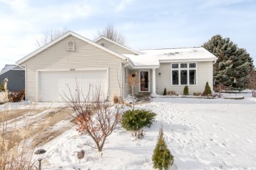 2548 S Sterling Cir, East Troy, WI 53120-2053