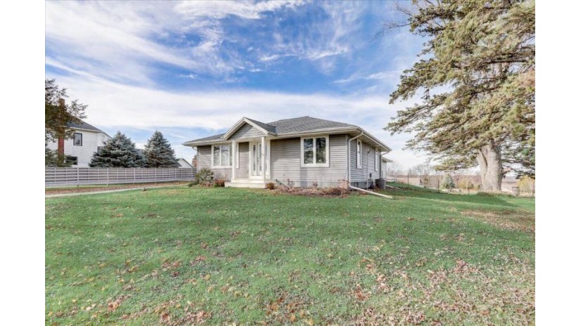 S95W23590 Forest Home Ave Vernon, WI 53103 by Realty Executives Integrity~Brookfield $420,000