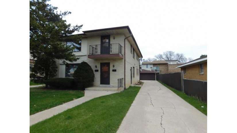 5046 N 91st St 5048 Milwaukee, WI 53225 by First Weber Inc - Brookfield $259,900