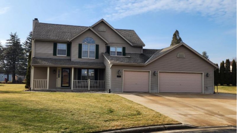 195 White Oak Ct Union Grove, WI 53182 by Alesci Realty $449,900