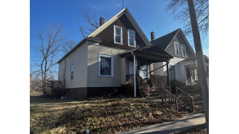 3160 N 29th St Milwaukee, WI 53216 by EXIT Realty Horizons-Tosa - info@EXITHorizonsWI.com $45,000