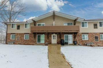 W158N11177 Legend Ave 8, Germantown, WI 53022-5540