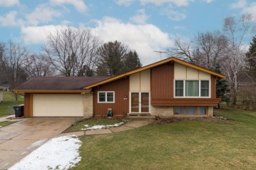 11817 W Grange Ave, Hales Corners, WI 53130-1034