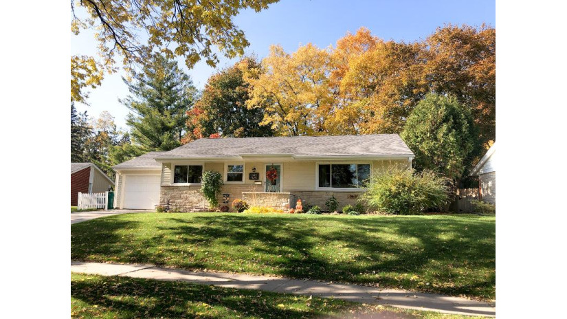 W60N341 Hilbert Ave Cedarburg, WI 53012 by Keller Williams Realty-Milwaukee North Shore $350,000