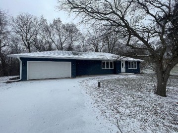 S31W23401 Sunset Dr, Waukesha, WI 53189