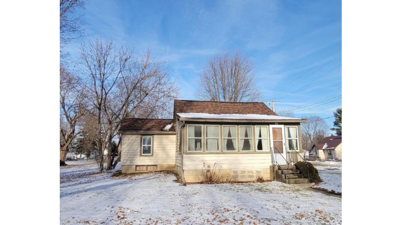 106 Jackson St Reeseville, WI 53579 by Realty Executives Platinum - 920-539-5392 $129,900