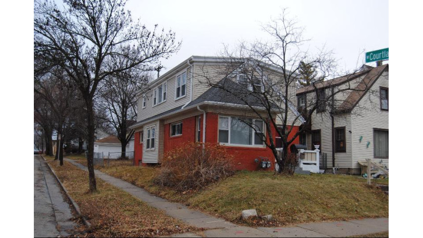 4703 N 35th St Milwaukee, WI 53209 by Realty Executives - Elite $129,900