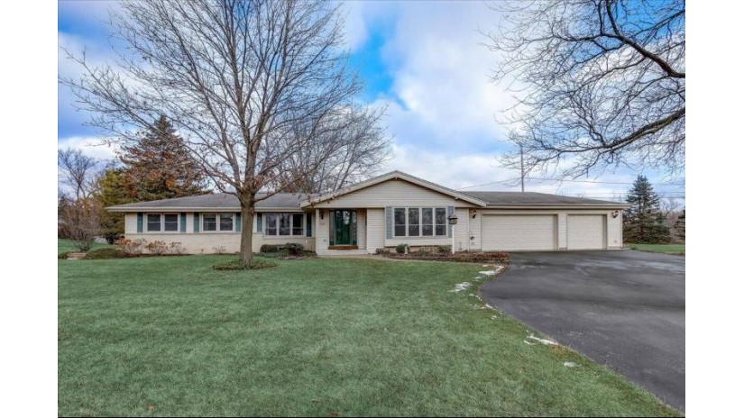 1520 S Pleasant Hill Dr New Berlin, WI 53146 by Realty Executives Integrity~Brookfield $425,000
