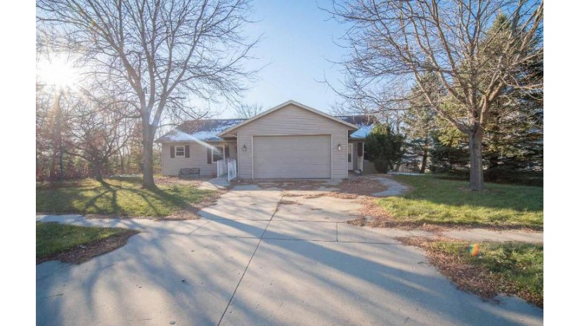 140 Mark Dr Johnson Creek, WI 53038 by RE/MAX Realty Pros~Milwaukee $324,500