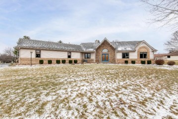 W253S11025 Hunters Ct, Vernon, WI 53149-9297