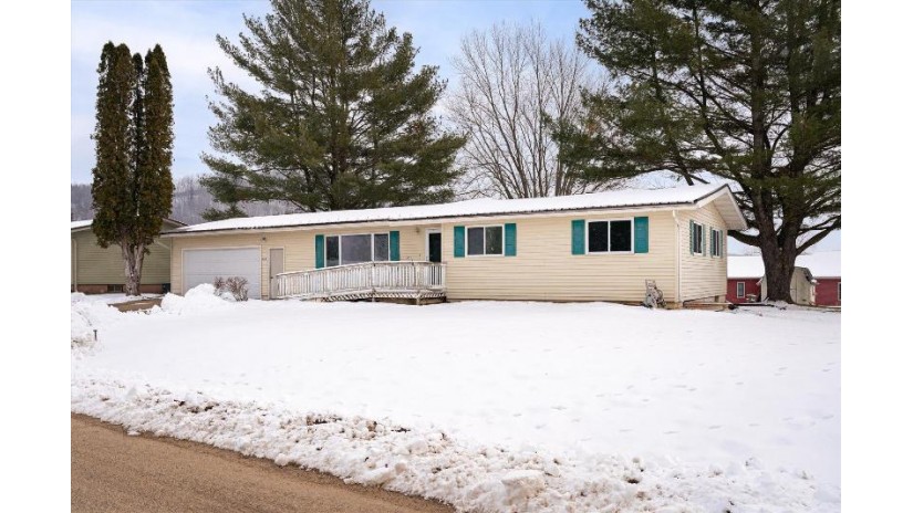 243 E Lakeview Dr La Farge, WI 54639 by New Directions Real Estate $149,900