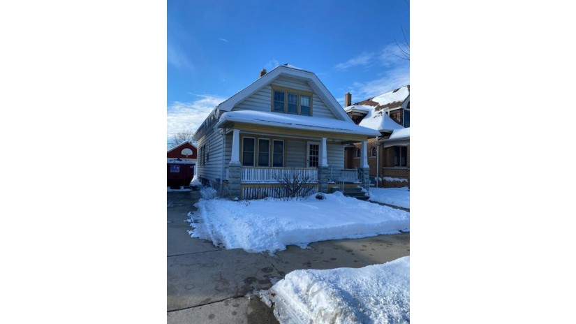 3217 S 10th St Milwaukee, WI 53215 by Realty Executives - Elite $179,900