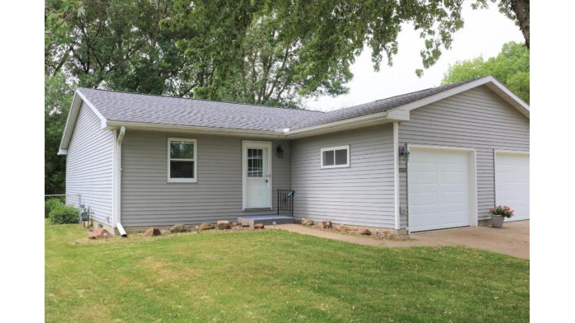 3026 Marion Rd S La Crosse, WI 54601 by RE/MAX Results $184,900