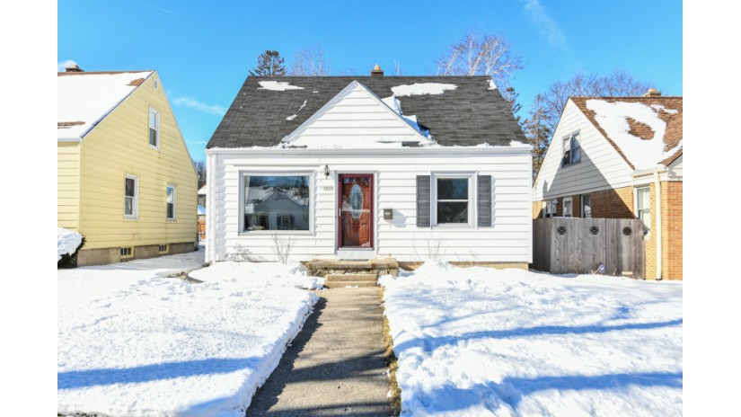 2825 N 78th St Milwaukee, WI 53222 by Shorewest Realtors $187,900
