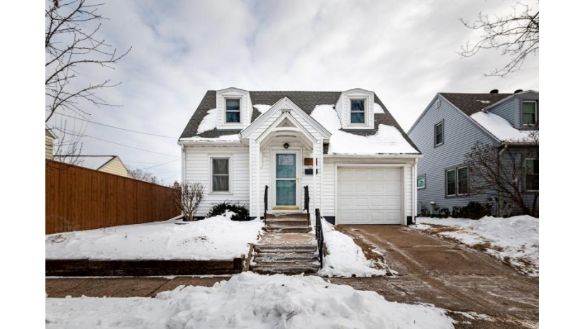 1809 20th St S La Crosse, WI 54601 by Castle Realty, LLC $215,000