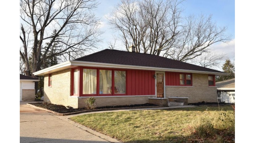 7471 N 42nd St Milwaukee, WI 53209 by Realty Executives Integrity~NorthShore $237,000