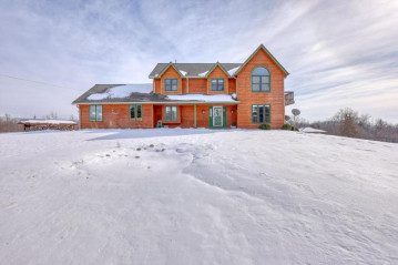 1900 N Glendale Rd, Summit, WI 53066-9106