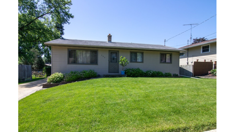 309 E Arcade Ave Watertown, WI 53098 by Shorewest Realtors $189,500