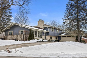 3901 Frances Dr, Racine, WI 53405-1601