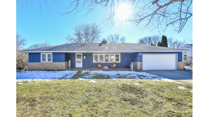 12223 Woodside Ct Wauwatosa, WI 53226 by Shorewest Realtors $399,900